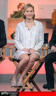 Jennifer Lawrence feet photo thumbnail