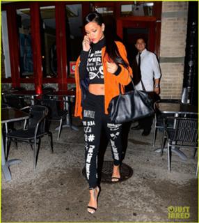 Rihanna feet photo thumbnail