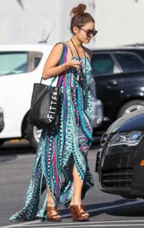 Vanessa Hudgens feet photo thumbnail