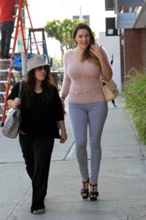Kelly Brook feet photo thumbnail