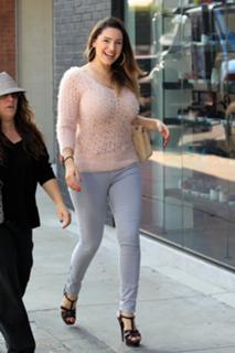 Kelly Brook feet photo thumbnail