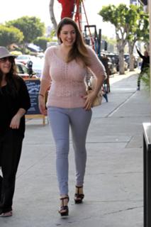 Kelly Brook feet photo thumbnail