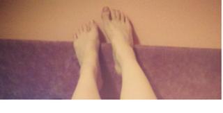 Kristen Stewart feet photo thumbnail