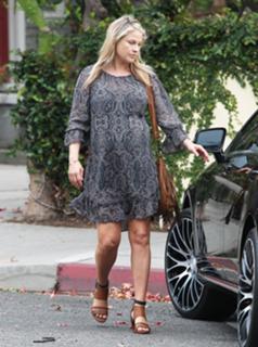 Ali Larter feet photo thumbnail