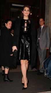 Gemma Arterton feet photo thumbnail