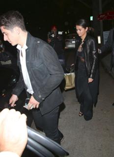 Selena Gomez feet photo thumbnail