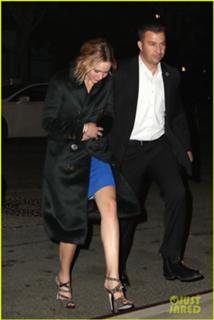 Jennifer Lawrence feet photo thumbnail