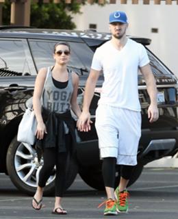 Lea Michele feet photo thumbnail