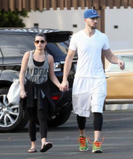 Lea Michele feet photo thumbnail