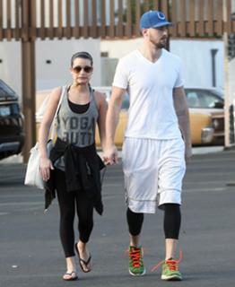 Lea Michele feet photo thumbnail