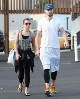 Lea Michele feet photo thumbnail