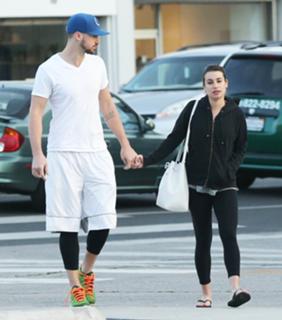 Lea Michele feet photo thumbnail