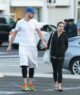 Lea Michele feet photo thumbnail