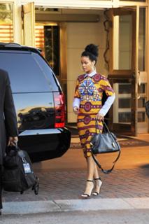 Rihanna feet photo thumbnail