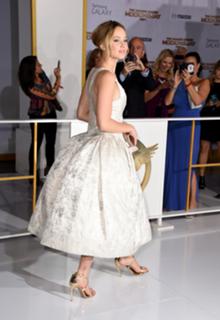 Jennifer Lawrence feet photo thumbnail