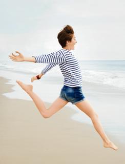 Shailene Woodley feet photo thumbnail