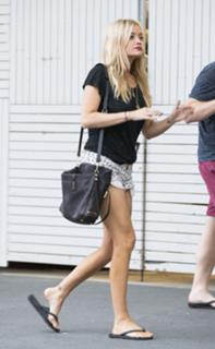 Laura Whitmore feet photo thumbnail