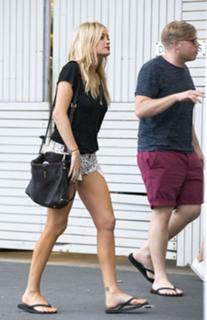 Laura Whitmore feet photo thumbnail