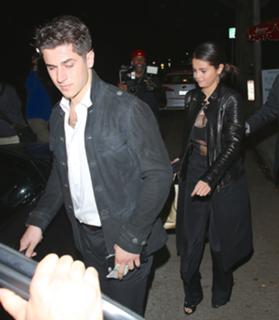 Selena Gomez feet photo thumbnail