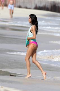 Sara Sampaio feet photo thumbnail