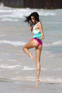 Sara Sampaio feet photo thumbnail