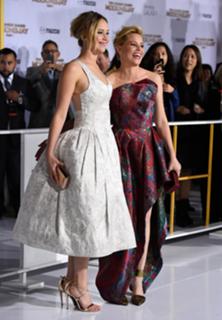 Jennifer Lawrence feet photo thumbnail