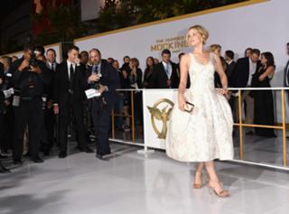 Jennifer Lawrence feet photo thumbnail