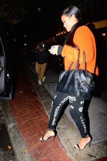 Rihanna feet photo thumbnail