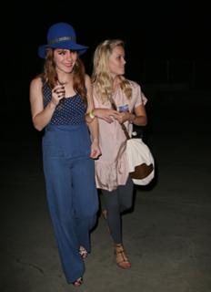 Reese Witherspoon feet photo thumbnail