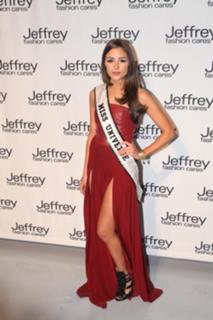 Olivia Culpo feet photo thumbnail