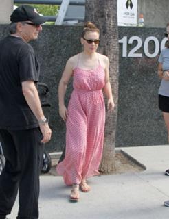 Alyssa Milano feet photo thumbnail
