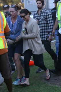 Lea Michele feet photo thumbnail