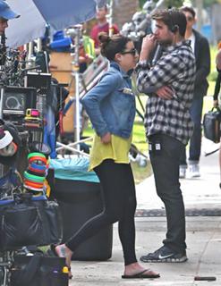Lea Michele feet photo thumbnail