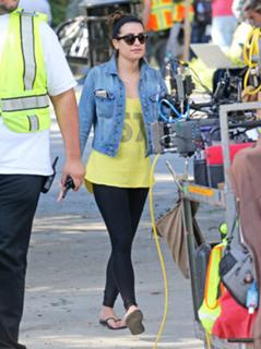 Lea Michele feet photo thumbnail