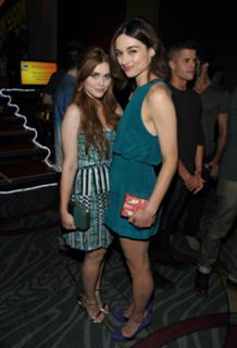 Holland Roden feet photo thumbnail