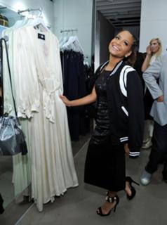 Christina Milian feet photo thumbnail