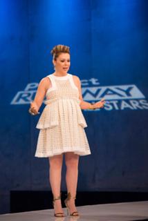 Alyssa Milano feet photo thumbnail