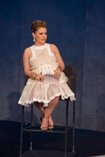 Alyssa Milano feet photo thumbnail