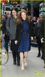 Julianne Moore feet photo thumbnail