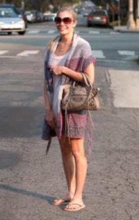 LeAnn Rimes feet photo thumbnail