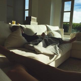 Kendall Jenner feet photo thumbnail
