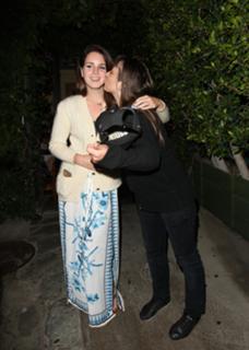 Lana Del Rey feet photo thumbnail