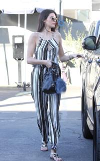Kendall Jenner feet photo thumbnail