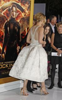 Jennifer Lawrence feet photo thumbnail
