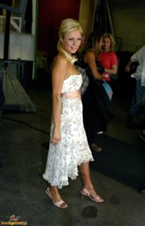 Paris Hilton feet photo thumbnail