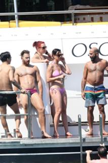 Katy Perry feet photo thumbnail