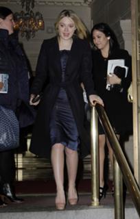 Dakota Fanning feet photo thumbnail