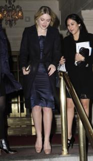 Dakota Fanning feet photo thumbnail