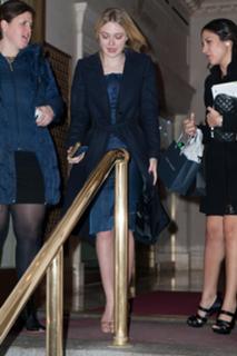 Dakota Fanning feet photo thumbnail
