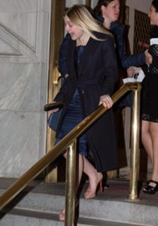 Dakota Fanning feet photo thumbnail